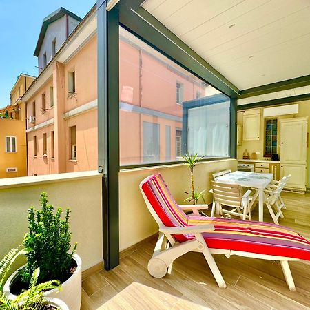 Pescara Centro Silenzioso E Confortevole Con Terrazzo Bioclimatico A 2 Minuti Dal Mare Dış mekan fotoğraf